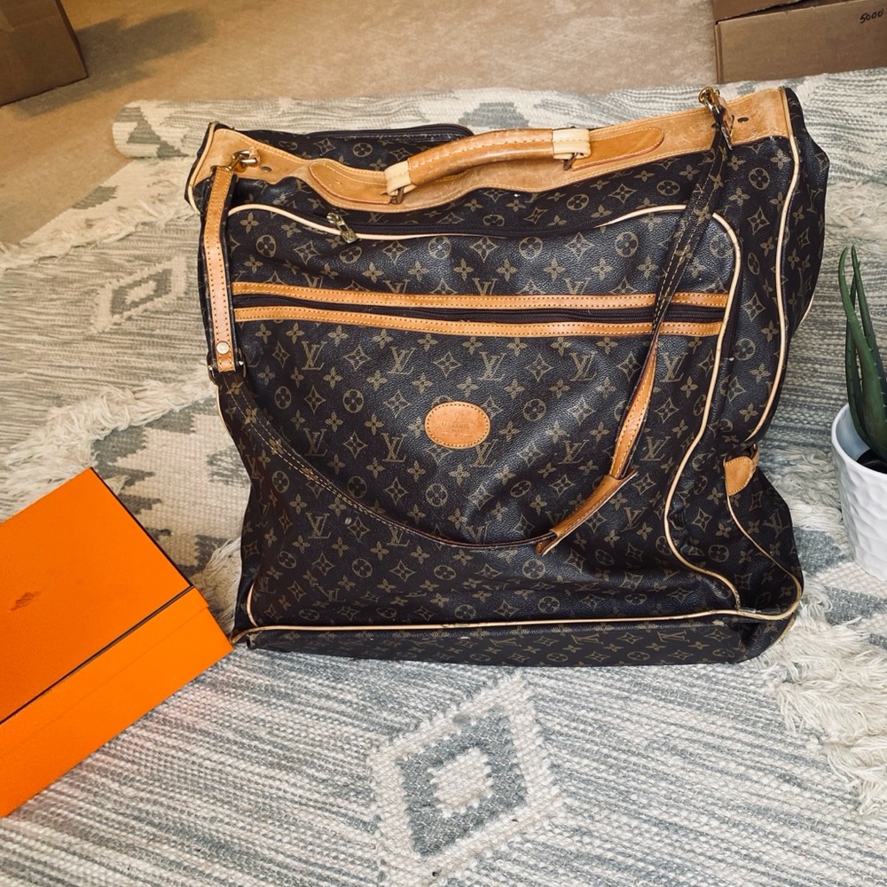 ♦️Authentic Vintage Louis Vuitton Garment Bag ♦️